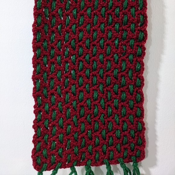 NEW Sparkly Woven Crochet Scarf Red Green Fringe OOAK HANDCRAFTED - Picture 5 of 8